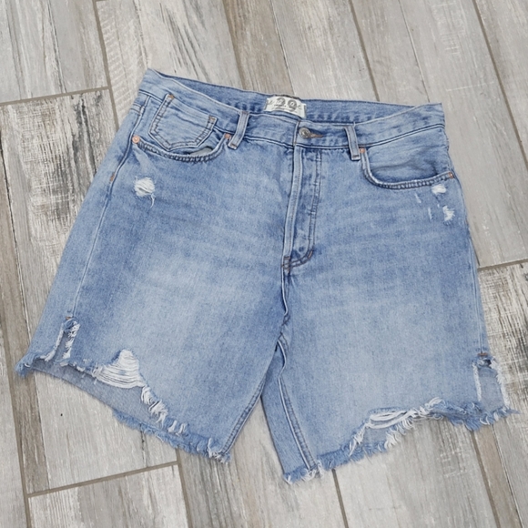 Free People "We the Free" Distressed High-Rise Denim Shorts - Picture 4 of 16